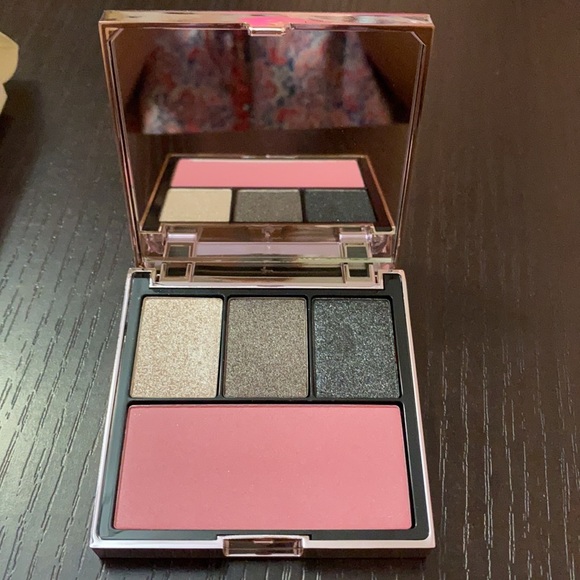 Victoria’s Secret Fierce Angel Cheek & Eye Palette - Picture 3 of 8
